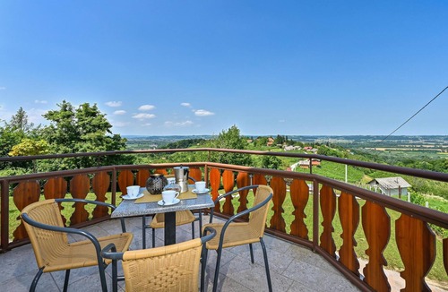 Veliki Lovrecan House | Pet friendly home in Veliki Lovrecan with sauna
