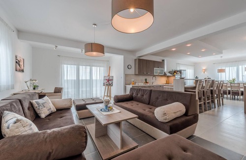 Debeljak House | Pet friendly home in Debeljak