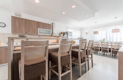 Debeljak House | Pet friendly home in Debeljak