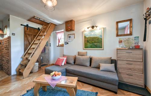 Strigova House | Pet Friendly Home In Sveti Urban With Sauna