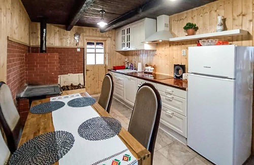 Vojnic House | Pet friendly home in Karlovac with WiFi