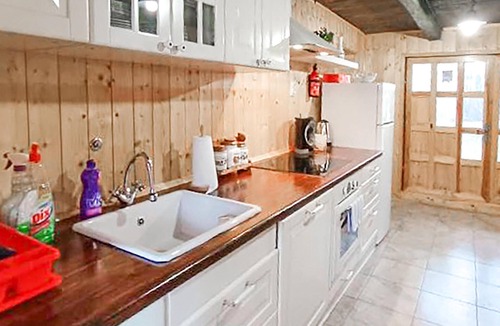 Vojnic House | Pet friendly home in Karlovac with WiFi