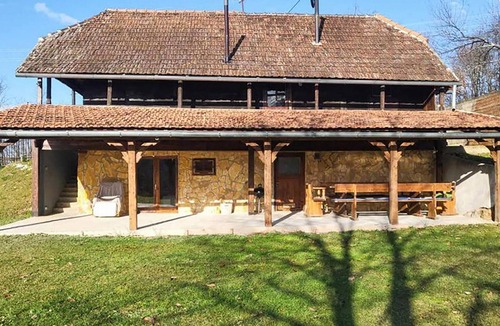 Vojnic House | Pet friendly home in Karlovac with WiFi