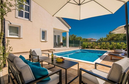 Kras House | Pet friendly home in Kras