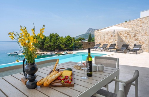 Omis House | Pet friendly home in Omis with sauna