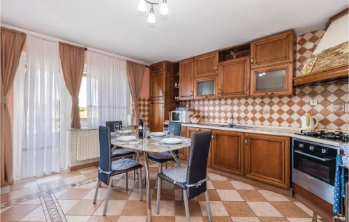 Karlovac House | Pet Friendly Home In Ozalj