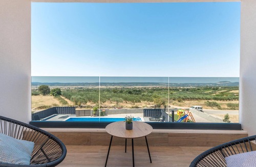 Tinj House | Pet friendly home in Tinj