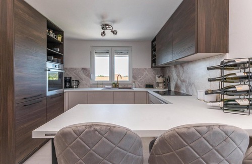 Tinj House | Pet friendly home in Tinj