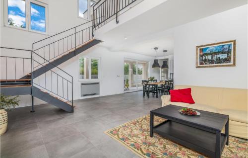 Vrh House | Pet Friendly Home In Vrh