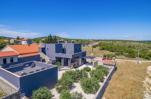 Benkovac House | Pet friendly home in Zagrad