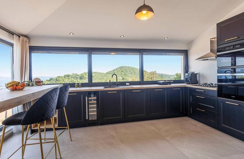 Zman House | Pet friendly home in Zman