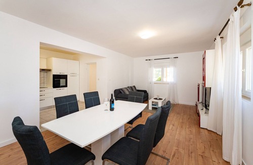 Rastevic House | Pet-friendly home near Lake Vrana