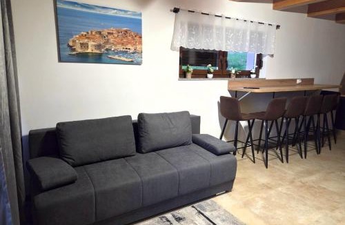 Kalnik House | Petar