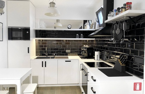 Nasice House | Petite Mansion - Welcoming 1-bedroom house with Hot Tub in charming Našice