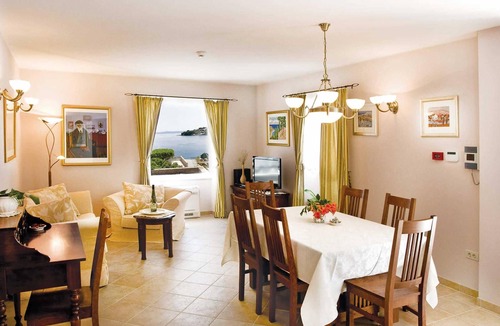 Sumartin Villa | Picturesque 4 bed villa with lovely sea views