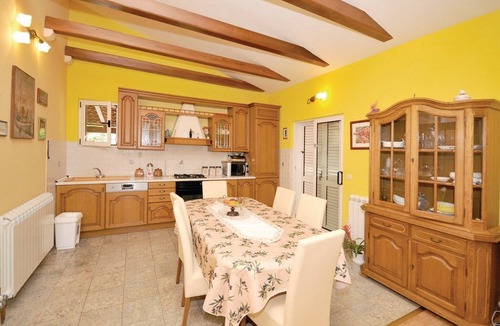 Rudine House | Picturesque Escape Holiday Home with Pool and Sauna - Four Bedroom Holiday Home with Sauna and Pool
