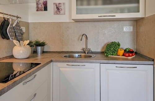 Dajla Apartment | Picturesque flat on two floors with modern interior design