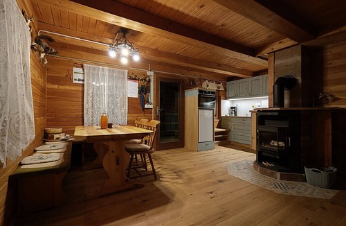 Dobrova-Polhov Gradec Cottage | Polhek - a charming countryside cottage