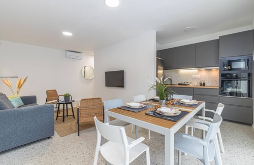 Jurandvor Apartment | Pool Apartment Sapore Di Mare 2, Baška, Croatia