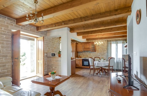 Jezenj House | Pool Villa Frapi - Magnolia, Pazin, Croatia