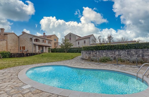 Jezenj House | Pool Villa Frapi - Maslina, Pazin, Croatia