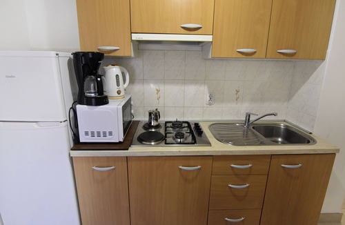 Monterol Apartment | Practical family stay with outdoor area