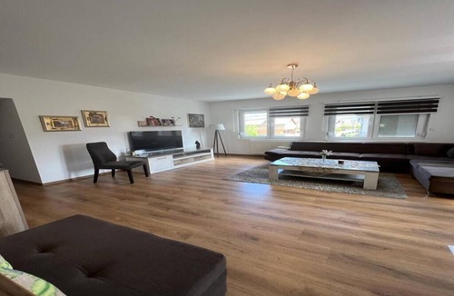 Ilidza Apartment | Premium 4-bedroom/3-bathrooms apartment with AC in Sarajevo near Airport