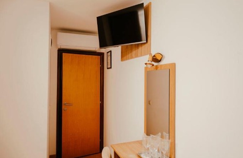 Valpovo Hotel | Prenočište M & S