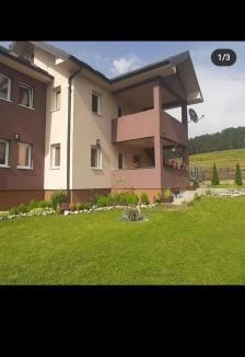 Sjenica Apartment | PRENOCISTE MELINA-sobe-mir u borovoj sumi-komfor-kapacitet 7 osoba