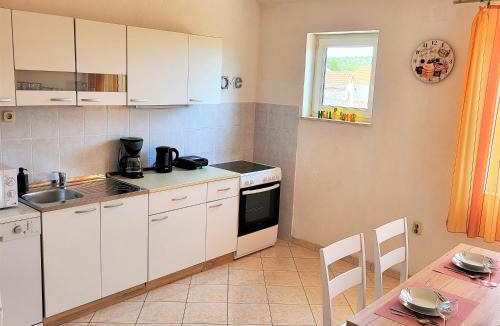 Primosten Burnji Apartment | Primošten Apartman Dino