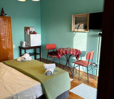 Kastel Novi House | Private Terrace Room - Free Parking - Near Airport & Center