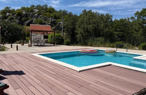 Neoric Villa | Private Villa Bonaventura with Pool & Jacuzzi & BBQ for Families & Groups near Split