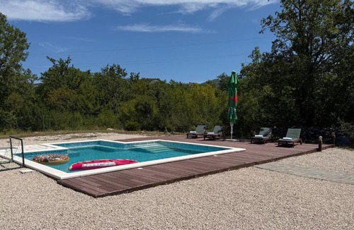 Neoric Villa | Private Villa Bonaventura with Pool & Jacuzzi & BBQ for Families & Groups near Split