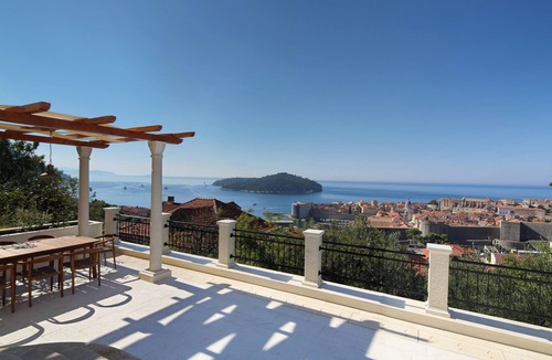Ploce House | Professionally managed 5-bedroom villa in gorgeous Dubrovnik with a pool