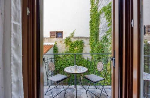 City Center Apartment | Purple Fig - Apartment