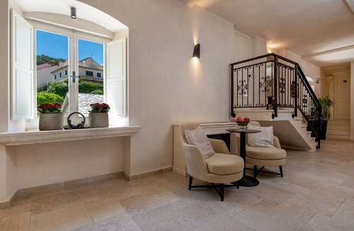 Pucisca Hotel | Puteus Palace Brac