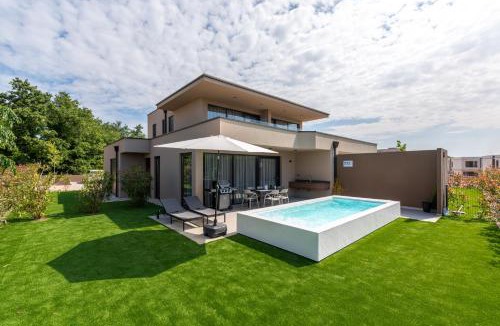 Karigador Apartment | Quercus Village Apartments with private pool