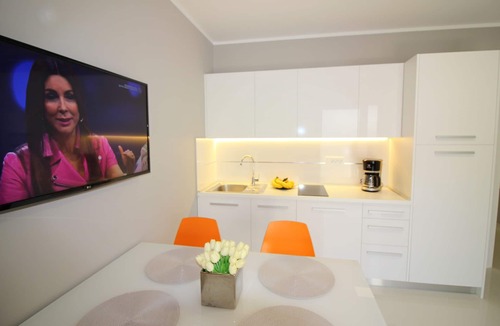 Porec Apartment | Quiet location, family-friendly, air conditioning, WLAN, barbecue