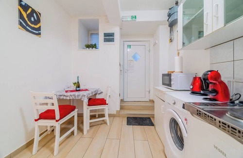 Zagreb Apartment | Red Vibe Studio Central 1, Zagreb, Croatia