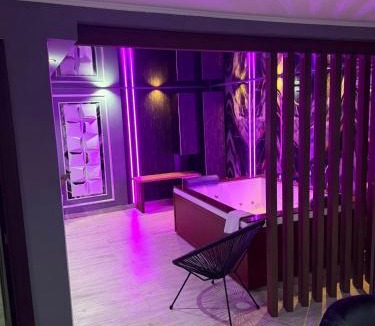 Sibiu Apartment | Regim Hotel Hanea jacuzzi in camera,piscina exterioara si sauna comuna