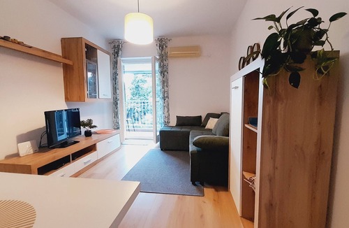 Liganj Apartment | 🌊🐬 Relax with birdsong surrounded by beautiful Mediterranean nature!🌴 n