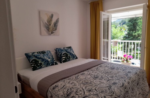 Liganj Apartment | 🌊🐬 Relax with birdsong surrounded by beautiful Mediterranean nature!🌴 n