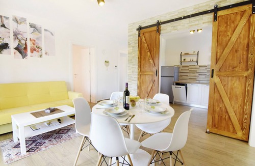 Cepljani Apartment | Relaxing holiday home with shared pool