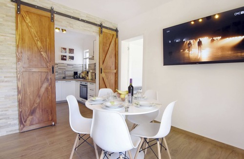 Cepljani Apartment | Relaxing holiday home with shared pool