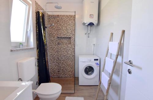 Cepljani Apartment | Relaxing holiday home with shared pool