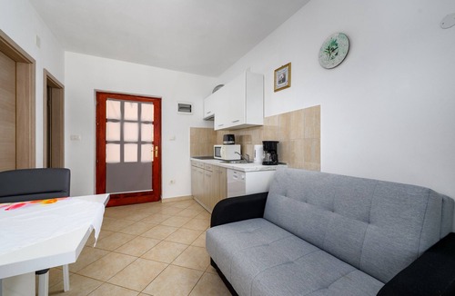 Drenje Apartment | Relaxing Summer Apartment - Pool, Sauna, Jacuzzi 7