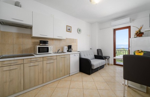 Drenje Apartment | Relaxing Summer Apartment - Pool, Sauna, Jacuzzi 7