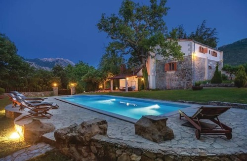 Slime Villa | Rest for mind, body & soul - 3 bedroom Vila in Nature, big Garden, Outdoor Pool