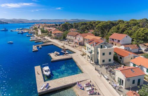 Krapanj Apartment | Riva