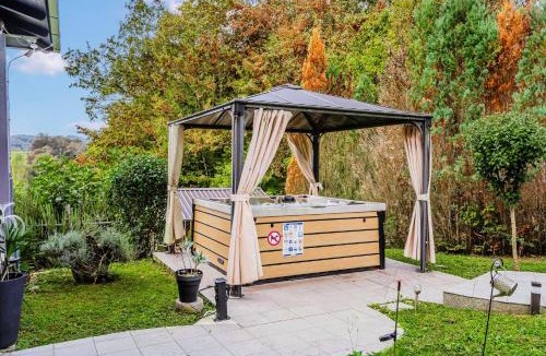 Karlovac House | Riverside House with Pool and Hot Tub - Happy Rentals